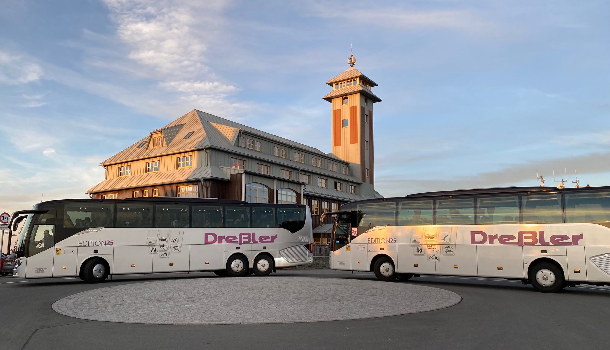 Rund um 2 „Tausender“